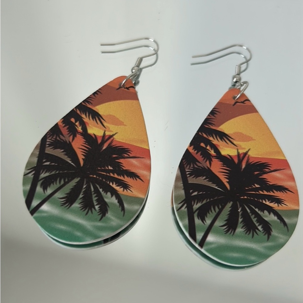 🌴 Island Palm Trees Earrings